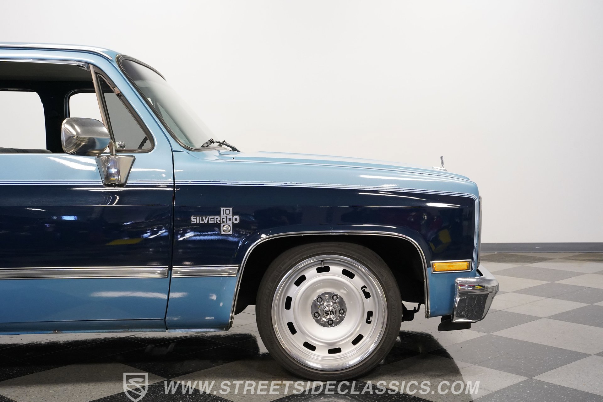 Used 1986 Chevrolet Suburban 2WD image 30