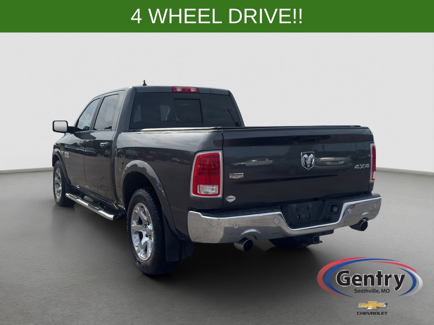 Used 2017 RAM 1500 Laramie w/ Convenience Group AWD/4WD image 4