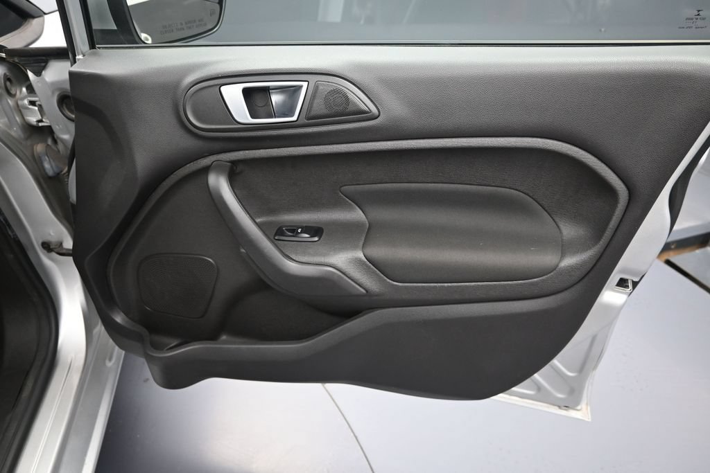 Used 2016 Ford Fiesta SE w/ Cold Weather Package FWD image 31
