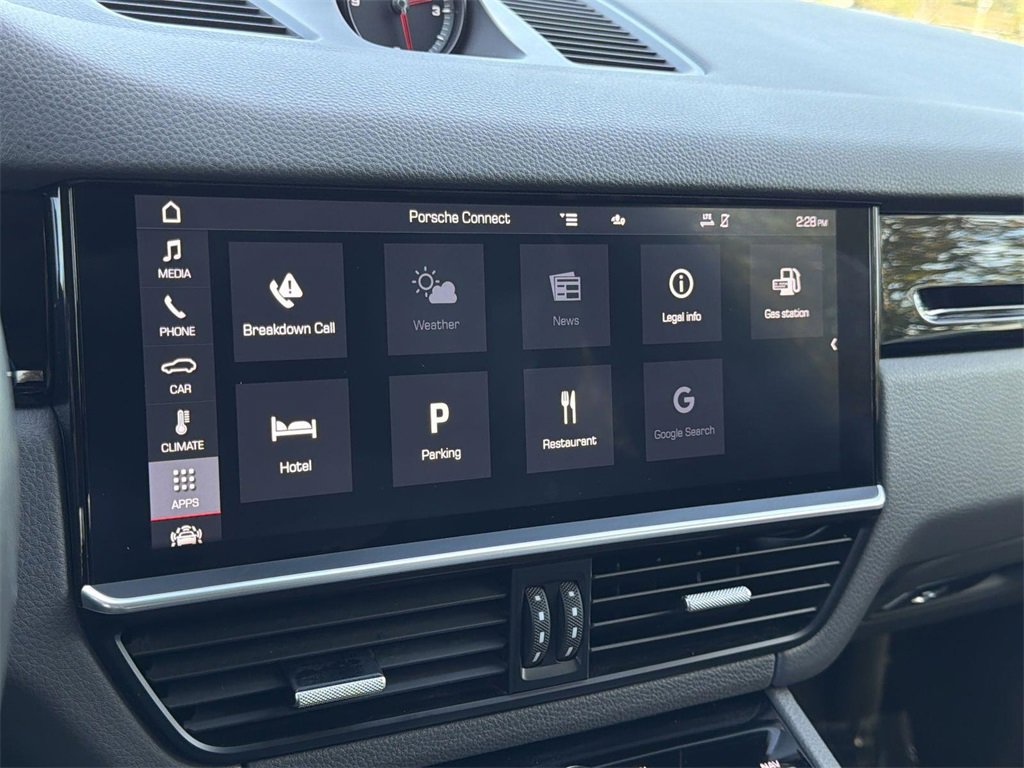 Used 2020 Porsche Cayenne image 16