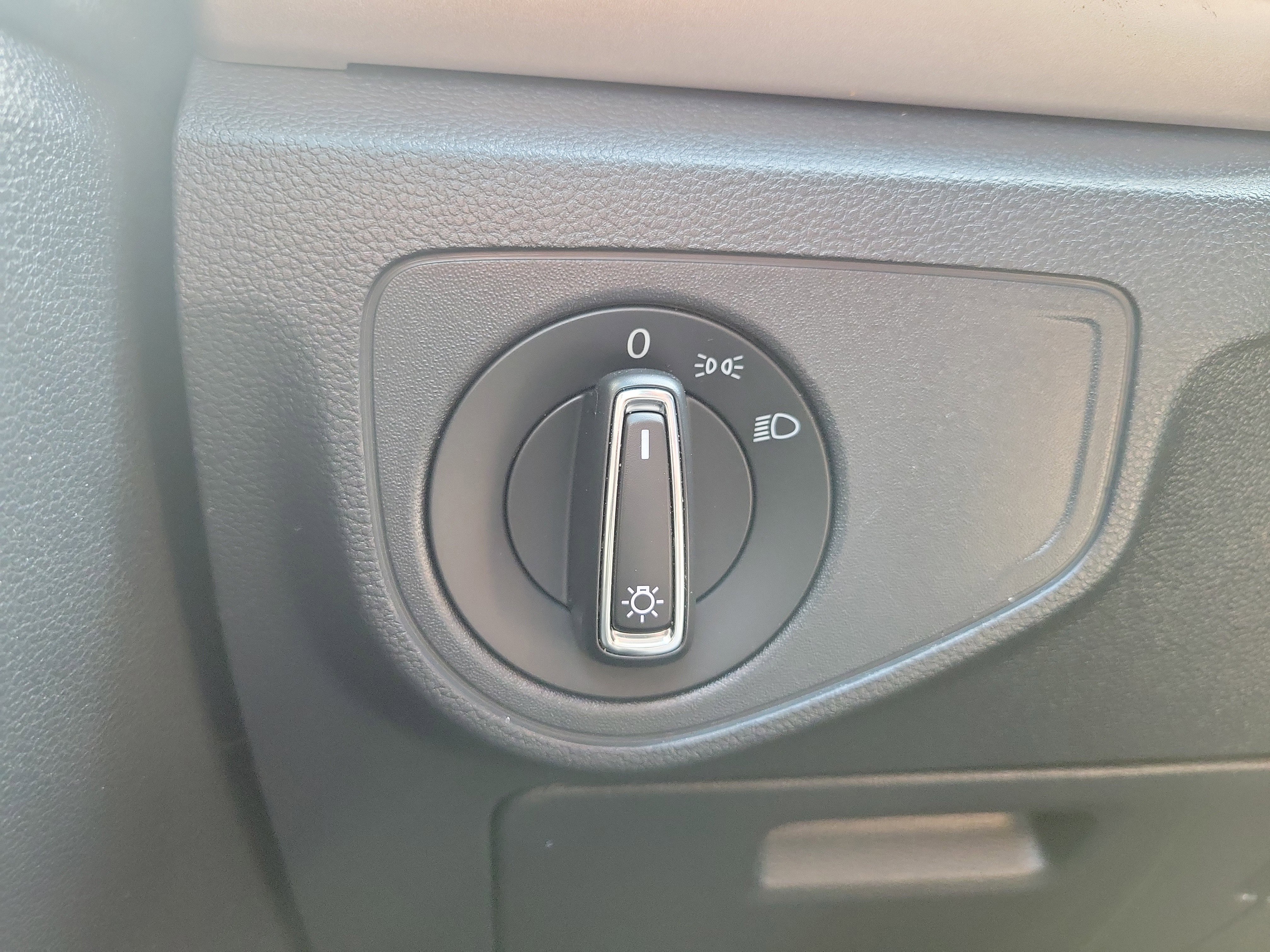 Used 2018 Volkswagen Atlas S image 24