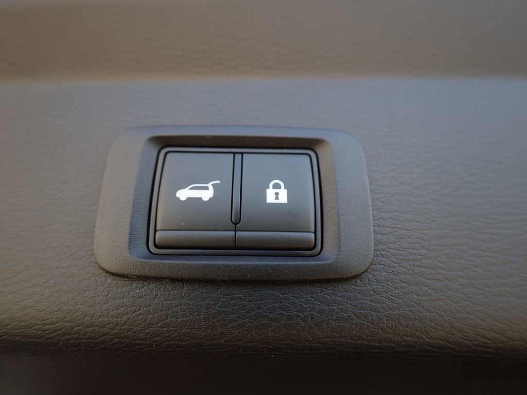 New 2025 Mitsubishi Outlander SE image 28