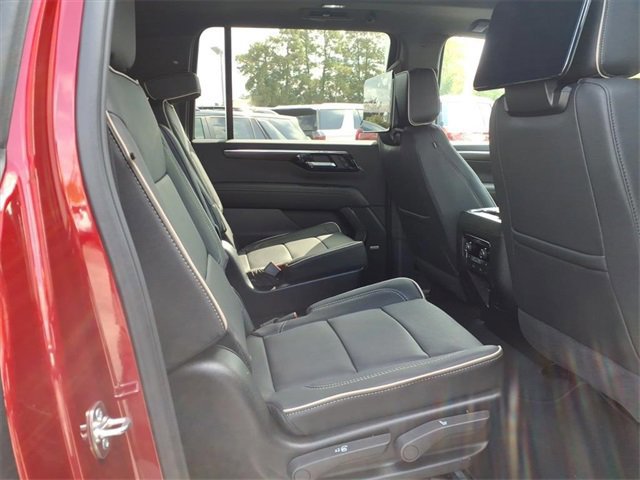 New 2026 Chevrolet Suburban Premier image 4