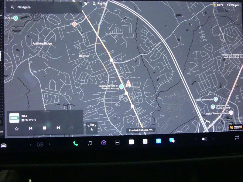 Used 2021 Tesla Model S Plaid image 9