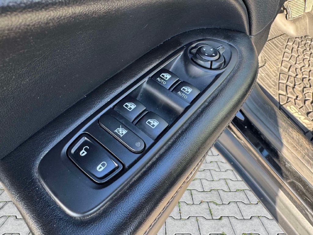 Used 2019 Jeep Compass Latitude AWD/4WD image 18