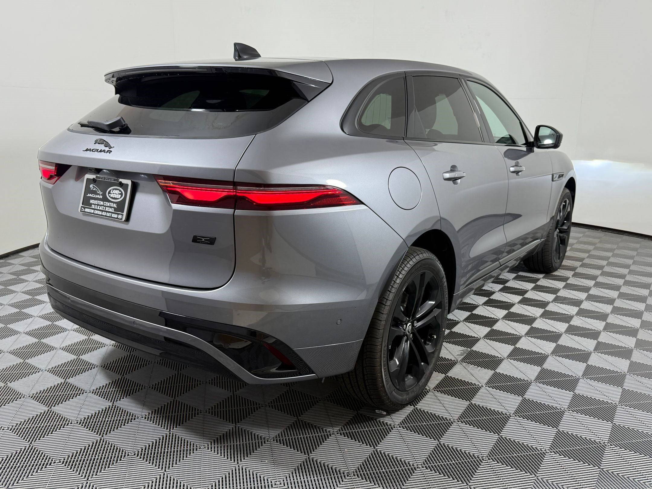 New 2026 Jaguar F-PACE R-Dynamic S AWD/4WD image 8