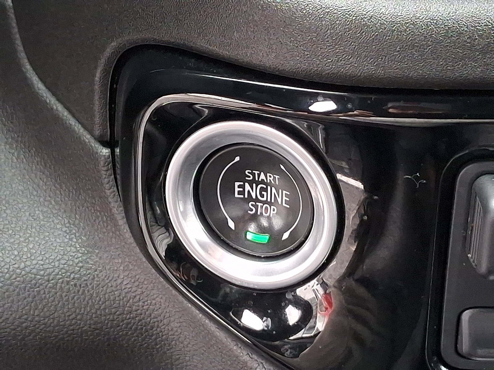 Certified 2023 Chevrolet Silverado 1500 RST w/ Convenience Package II AWD/4WD image 24