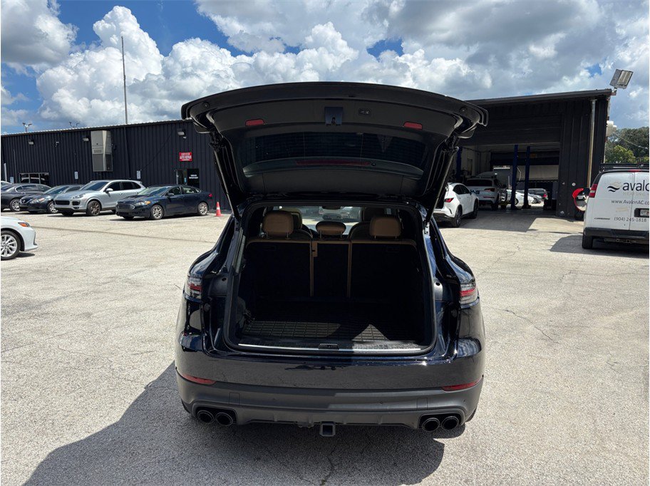 Used 2023 Porsche Cayenne S Platinum w/ Premium Package Plus AWD/4WD image 52