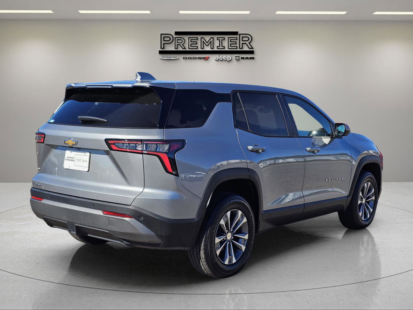 Used 2025 Chevrolet Equinox LT image 8