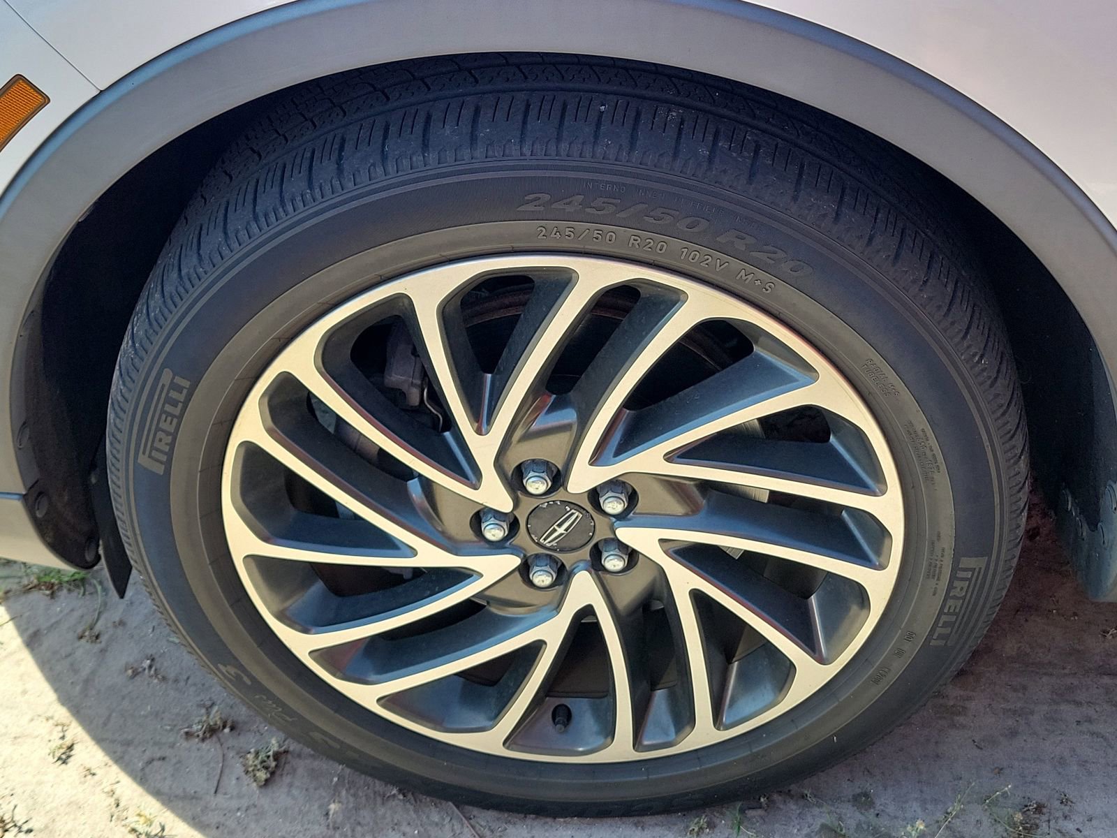 Used 2019 Lincoln Nautilus Reserve image 4