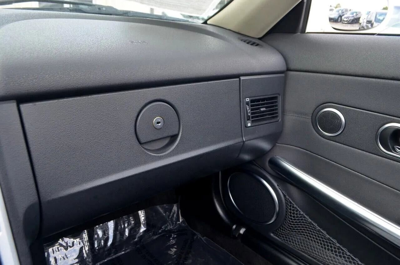 Used 2005 Chrysler Crossfire Limited image 27
