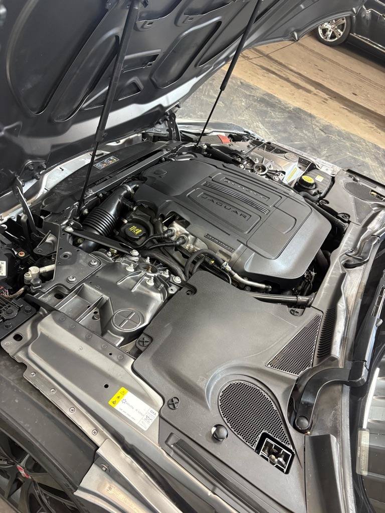 Used 2017 Jaguar F-TYPE Convertible RWD image 11