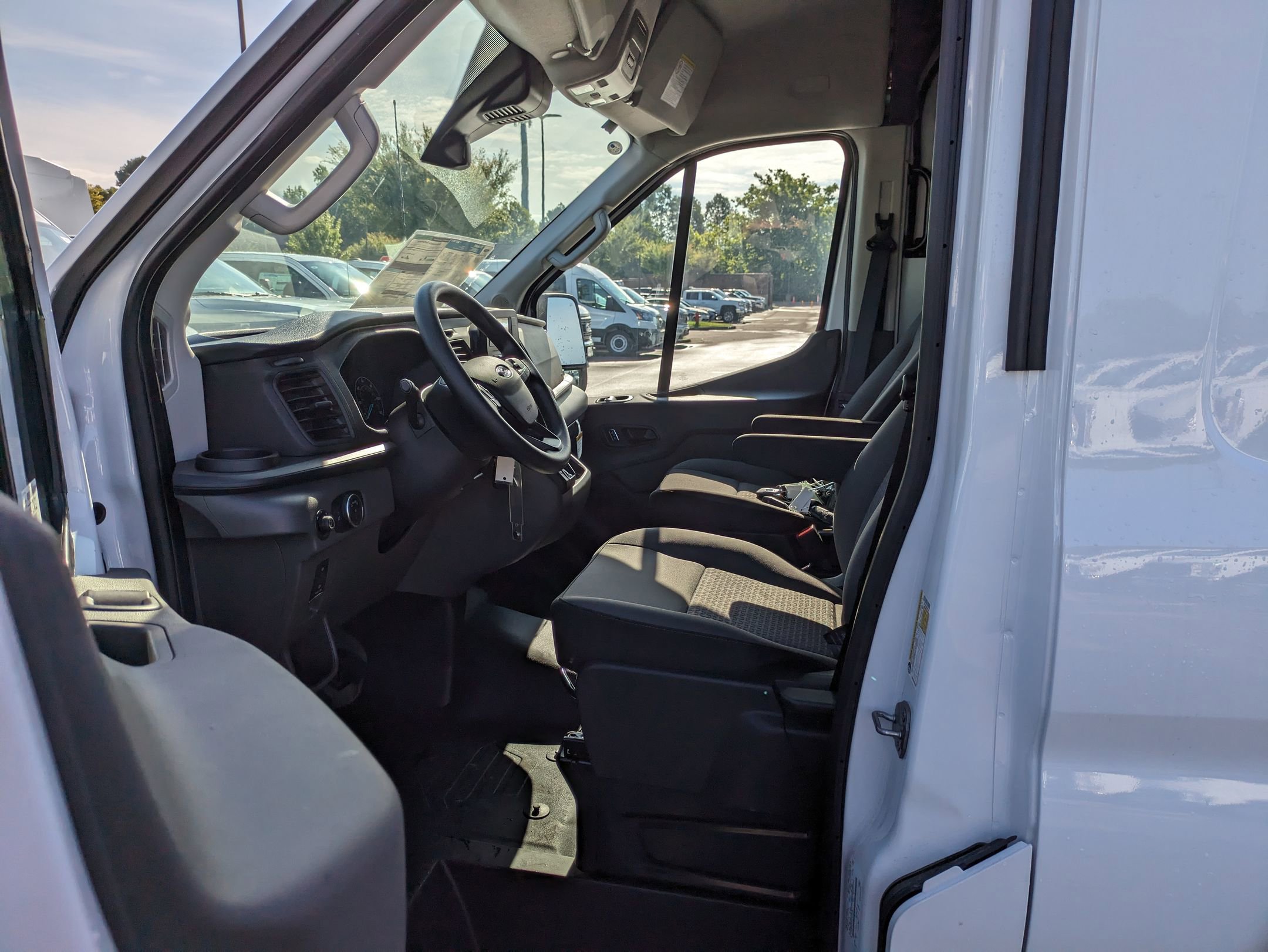 New 2025 Ford Transit 250 148 Medium Roof image 12