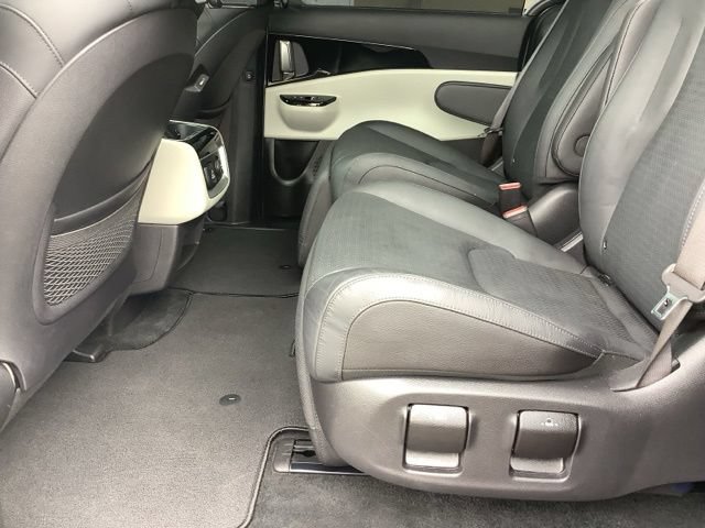Used 2024 Kia Carnival SX Prestige FWD image 19