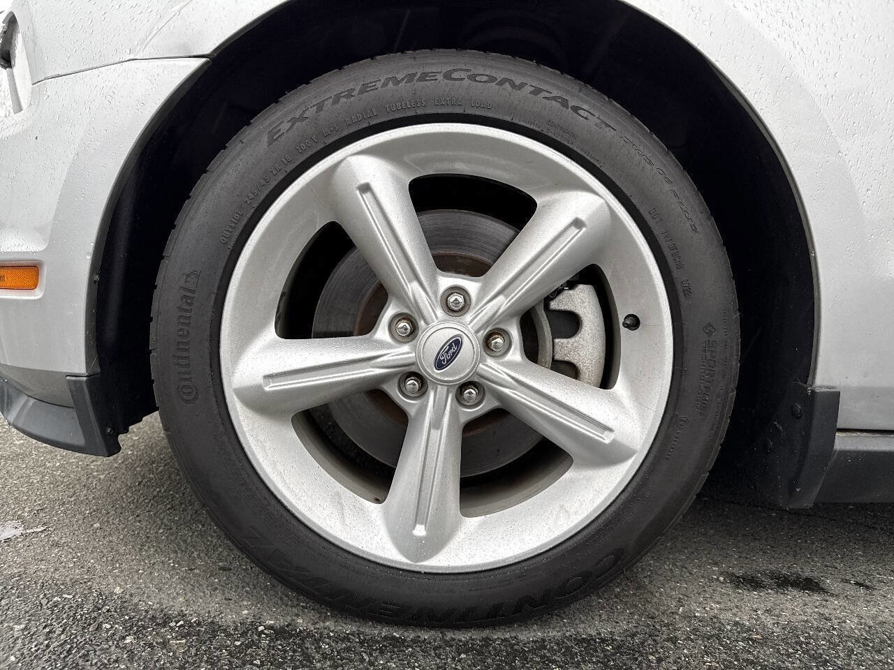 Used 2011 Ford Mustang GT RWD image 2