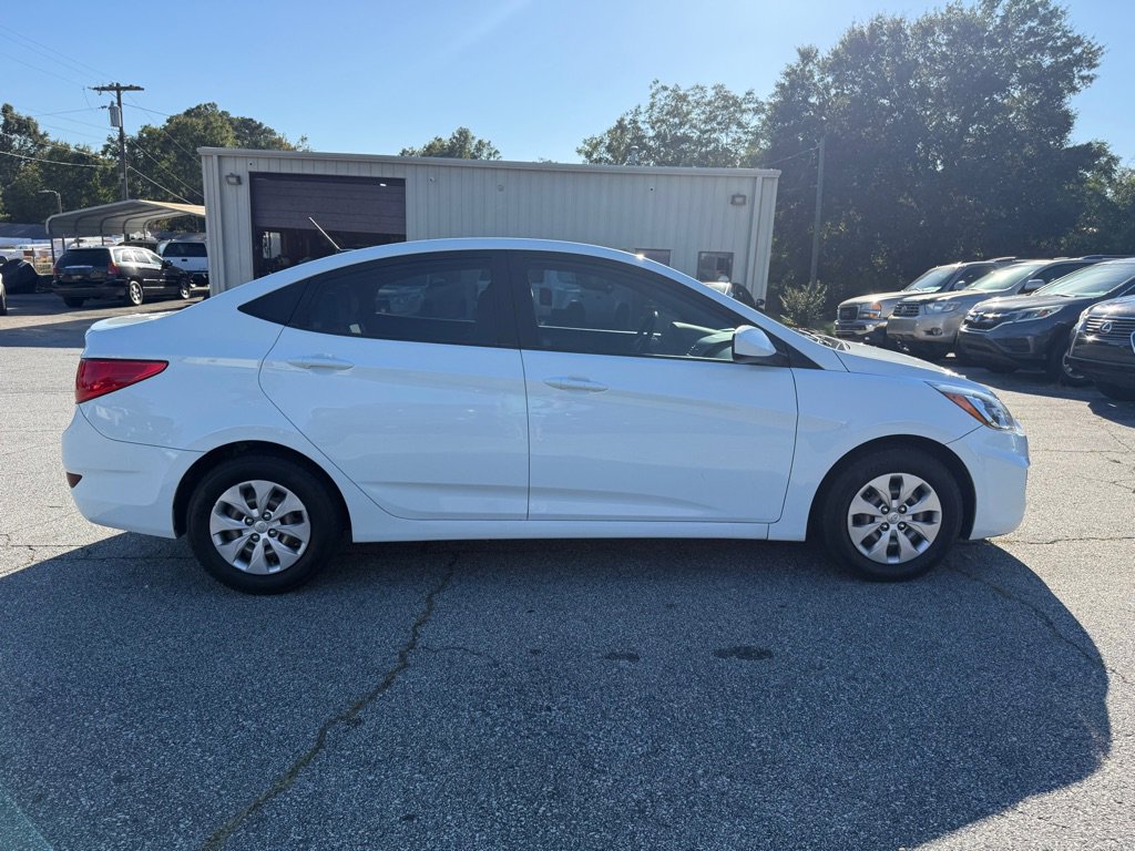 Used 2016 Hyundai Accent SE image 8