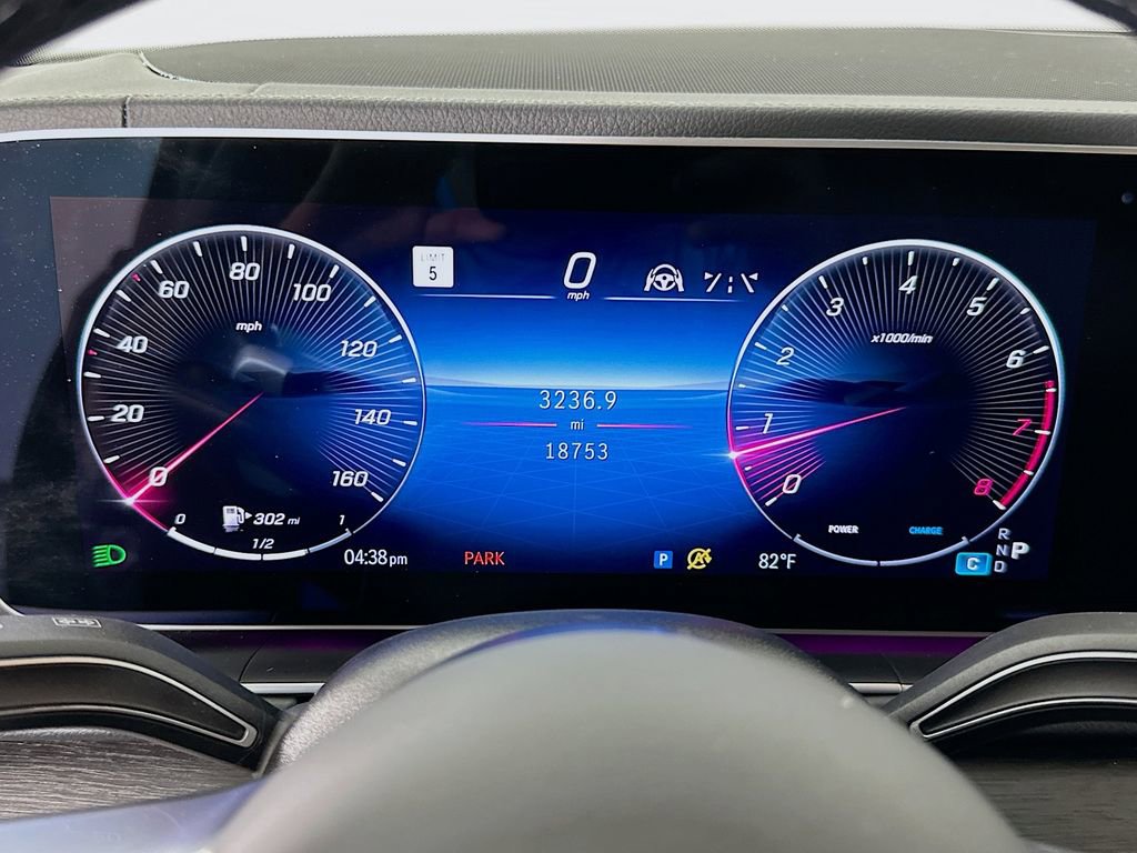 Used 2025 Mercedes-Benz GLS 450 4MATIC image 12