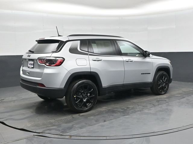 New 2026 Jeep Compass Latitude image 4