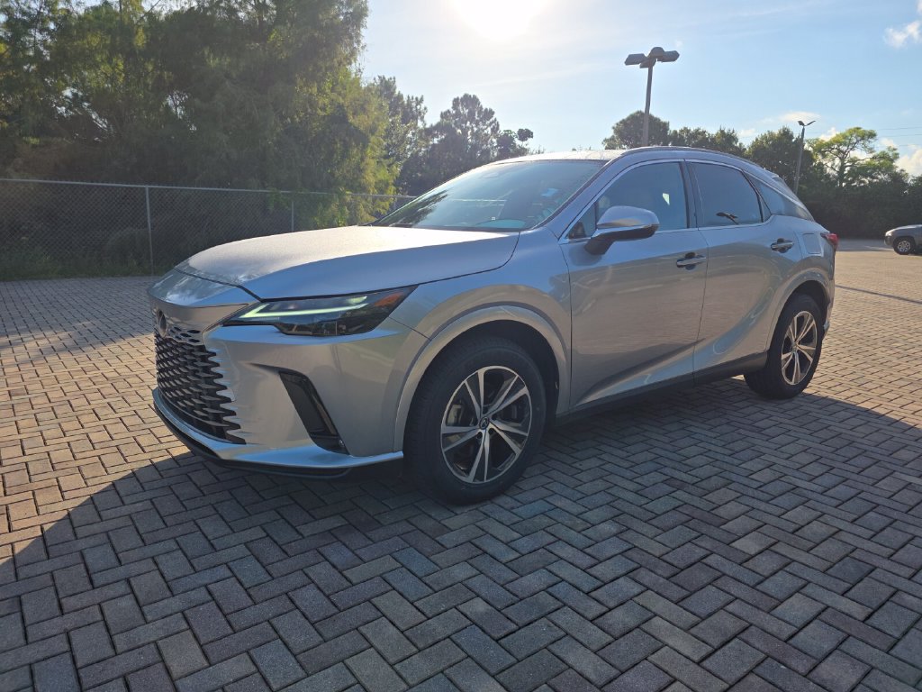 Used 2024 Lexus RX 350 Premium w/ Accessory Package (Z1) FWD image 3
