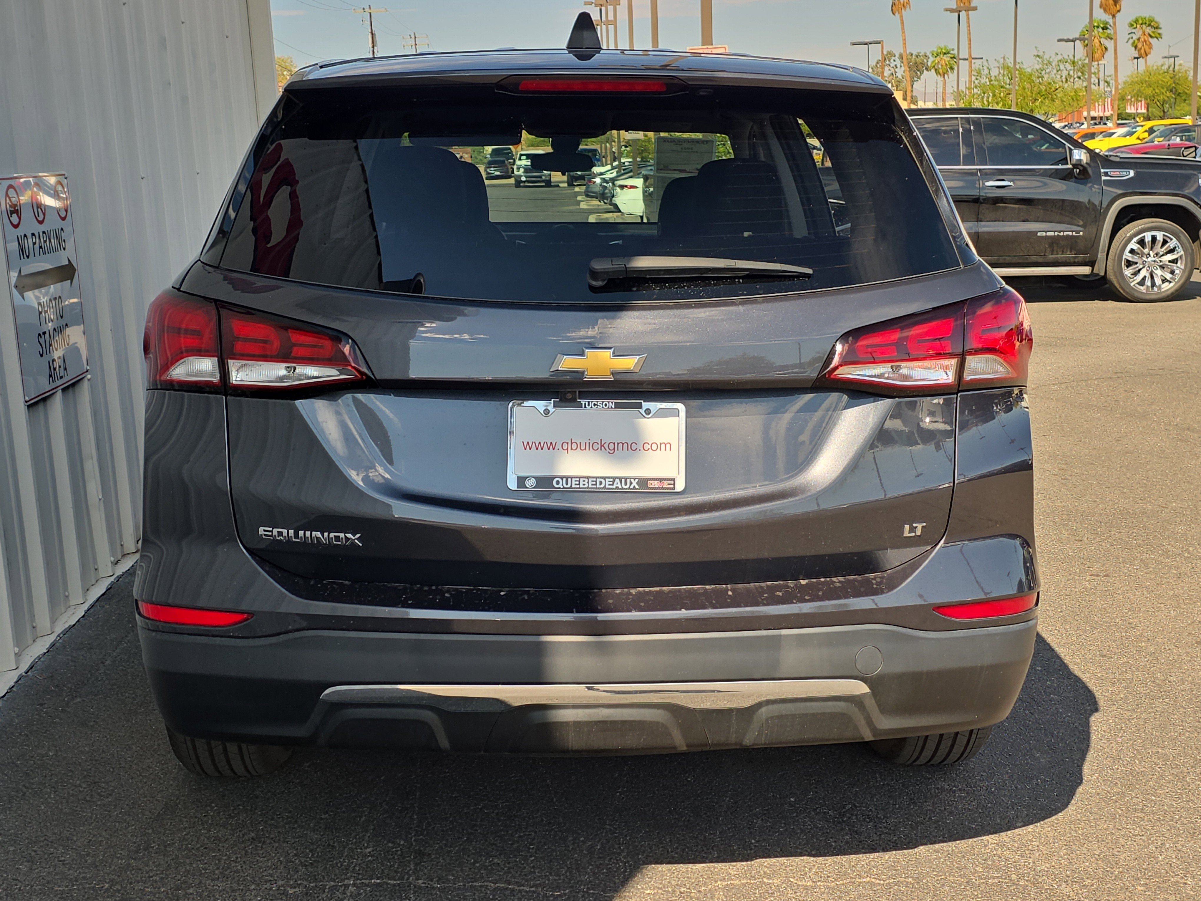 Used 2023 Chevrolet Equinox LT image 3