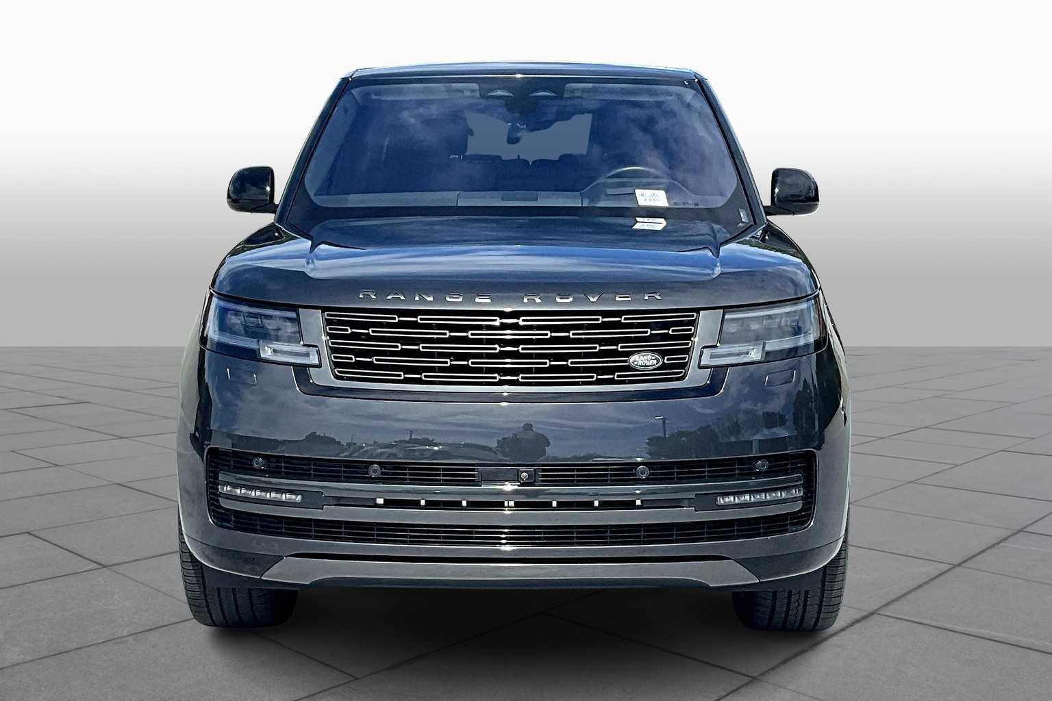 Used 2023 Land Rover Range Rover Long Wheelbase SE image 5
