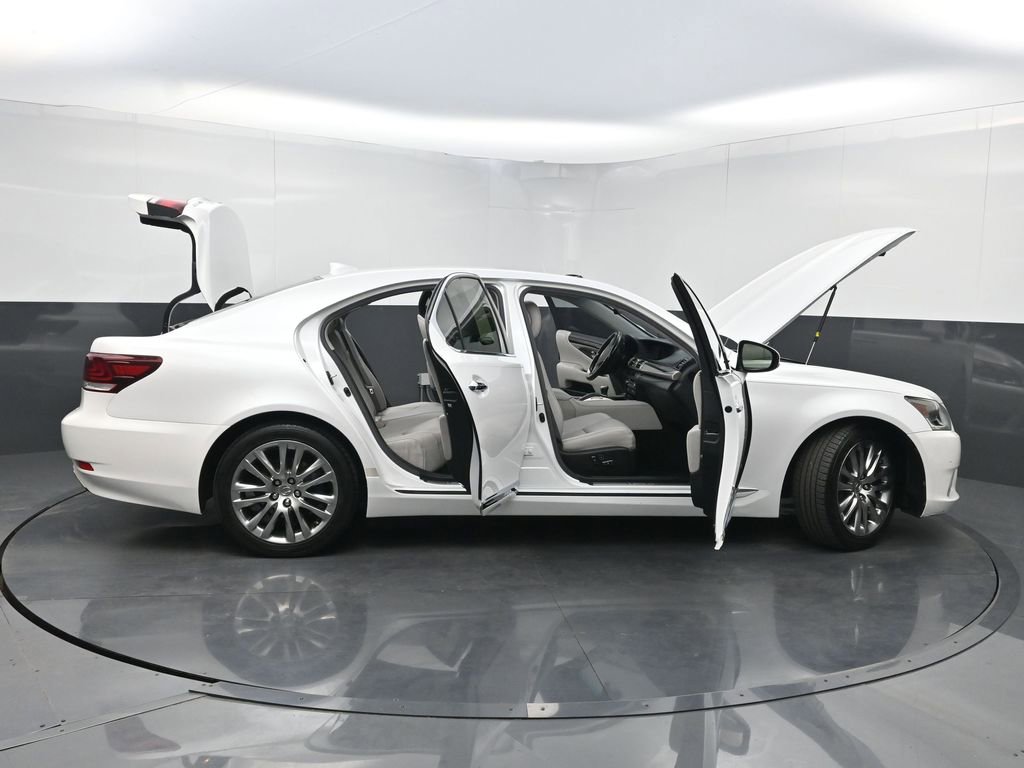 Used 2016 Lexus LS 460 w/ Comfort Package image 38