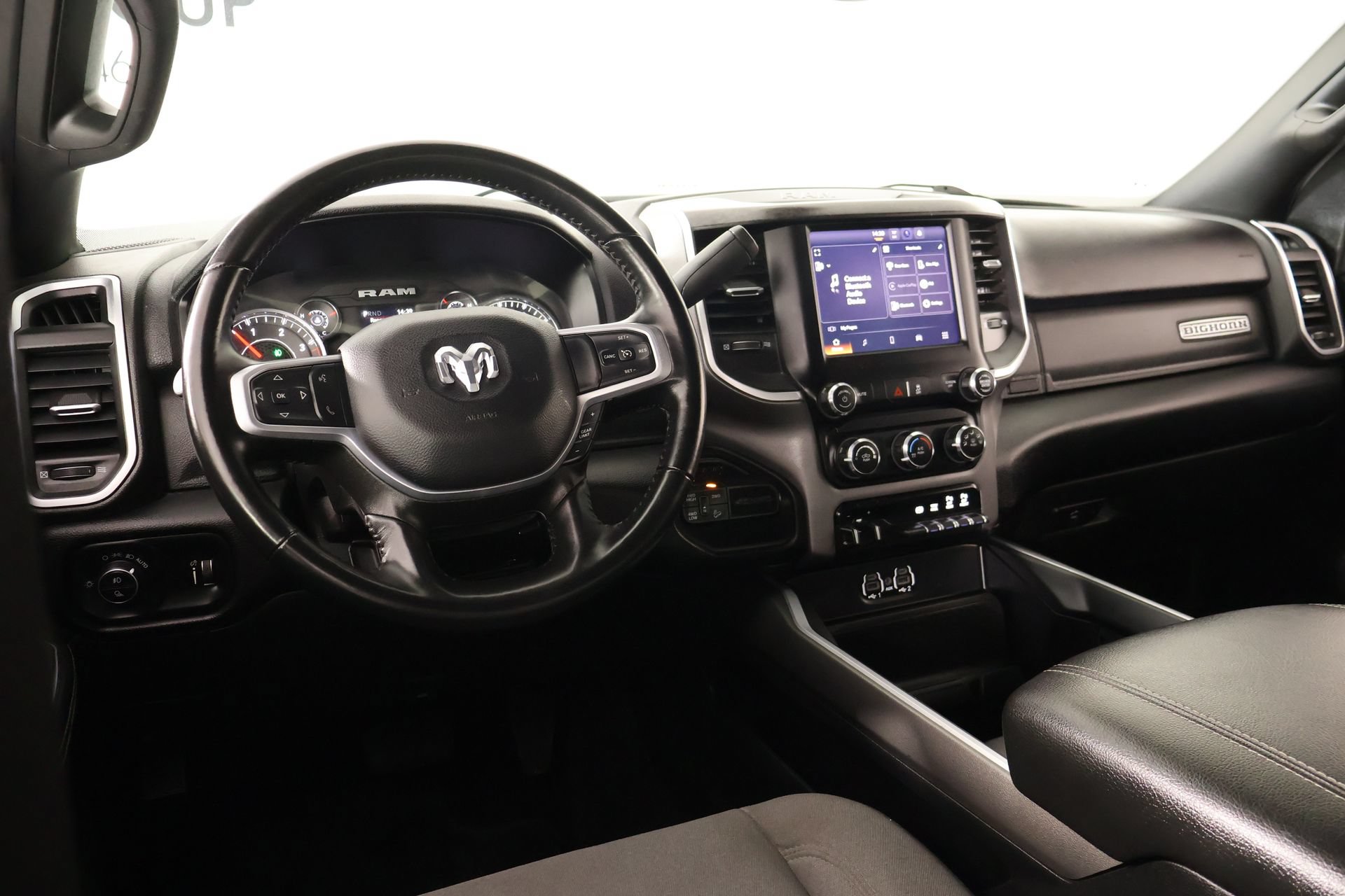Used 2024 RAM 2500 Big Horn w/ Off Road Package AWD/4WD image 2
