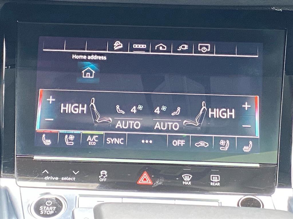 Used 2024 Audi Q8 e-tron Premium Plus w/ Premium Plus Package image 11