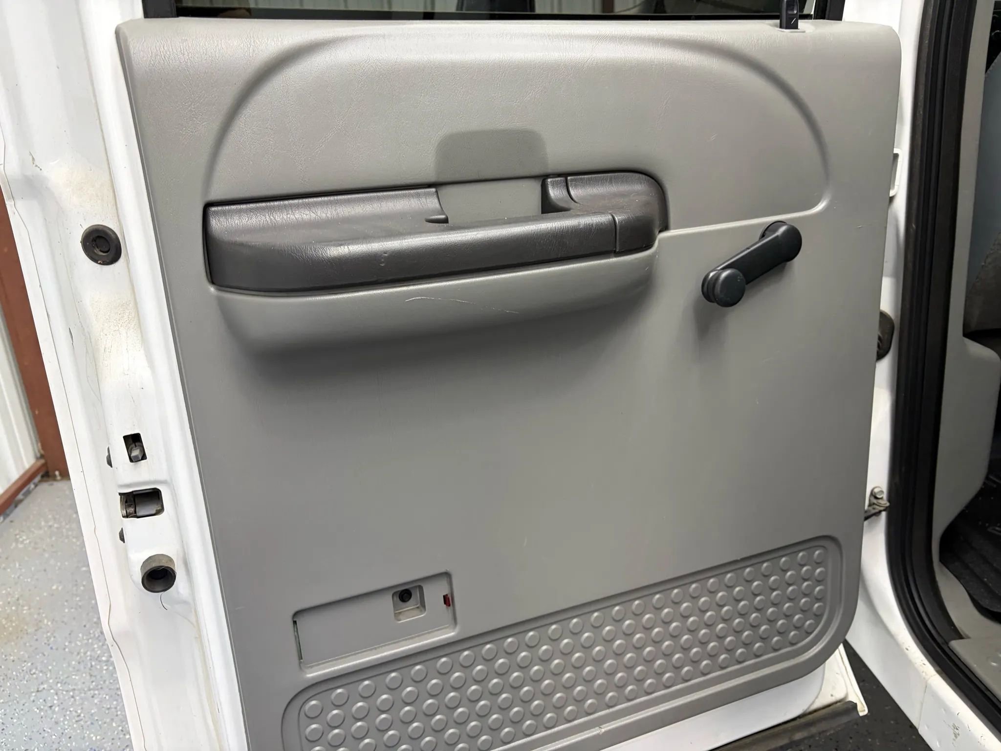 Used 2005 Ford F450 2WD Crew Cab Super Duty image 29