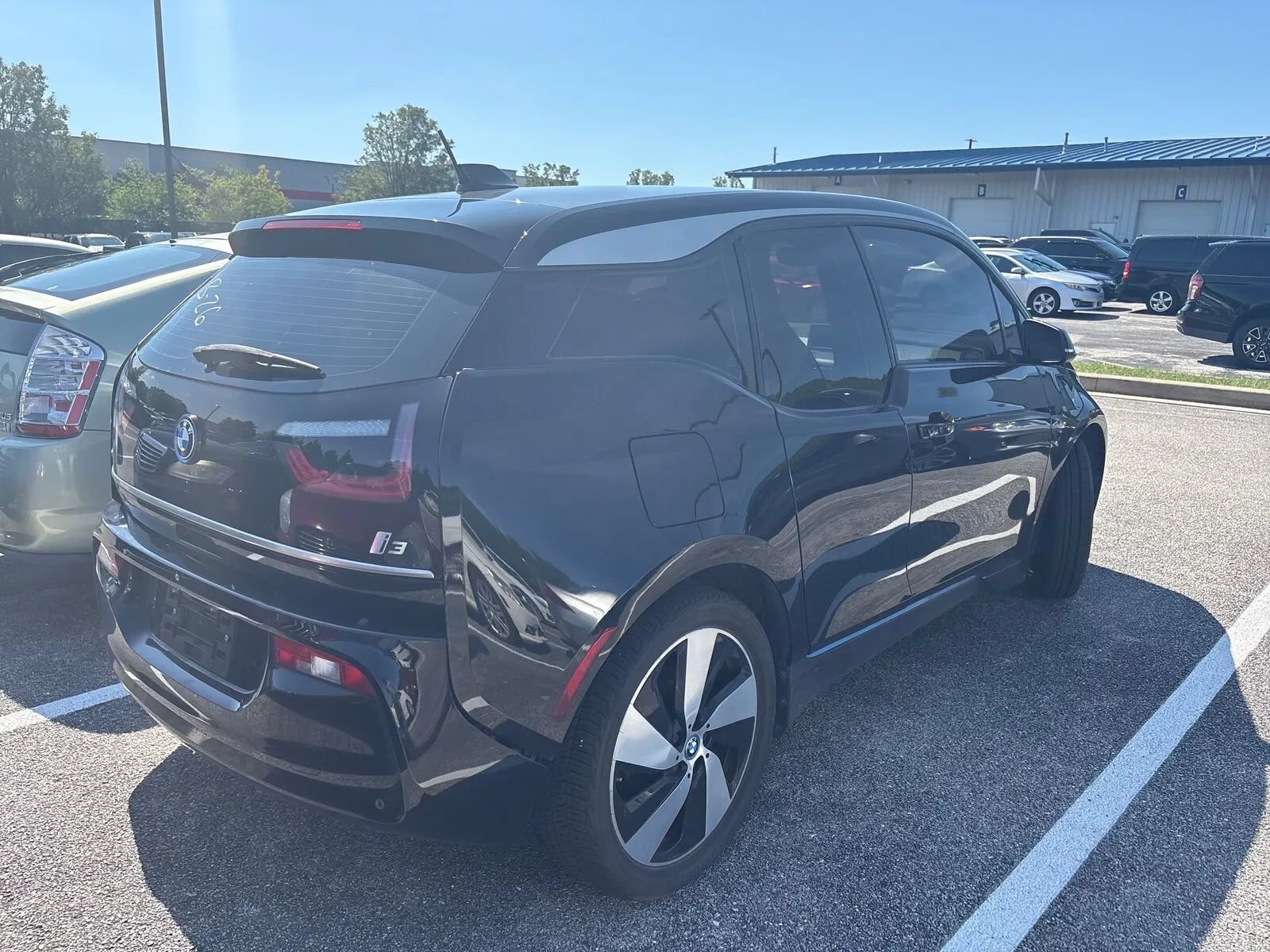 Used 2018 BMW i3 w/ Range Extender RWD image 4