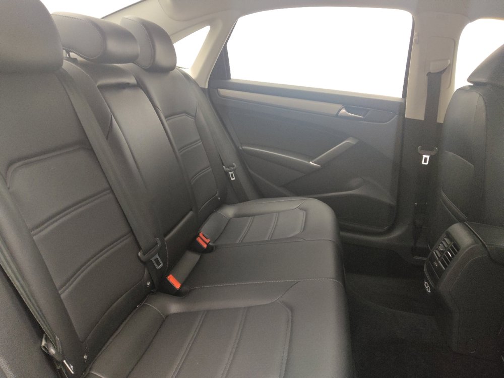 Used 2022 Volkswagen Passat 2.0T SE image 19