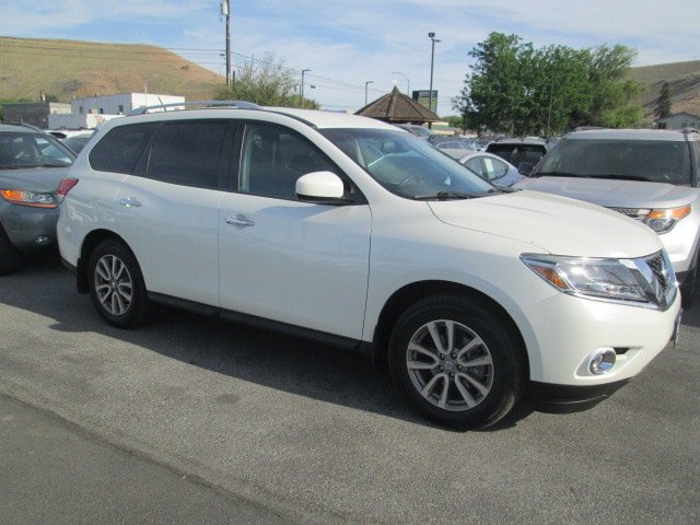 Used 2015 Nissan Pathfinder SV