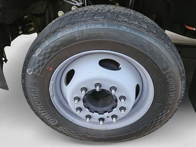 New 2025 Ford F450 XL w/ XL Chrome Package RWD image 8