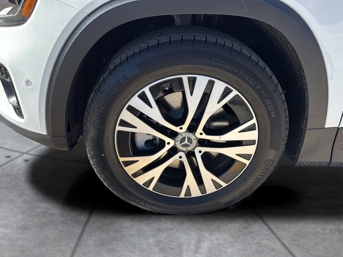 New 2026 Mercedes-Benz GLB 250 image 9