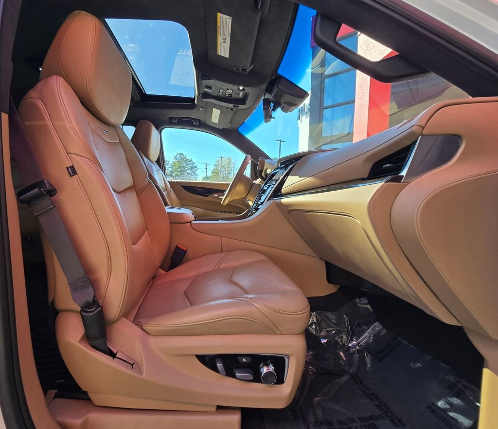 Used 2019 Cadillac Escalade ESV Platinum image 32