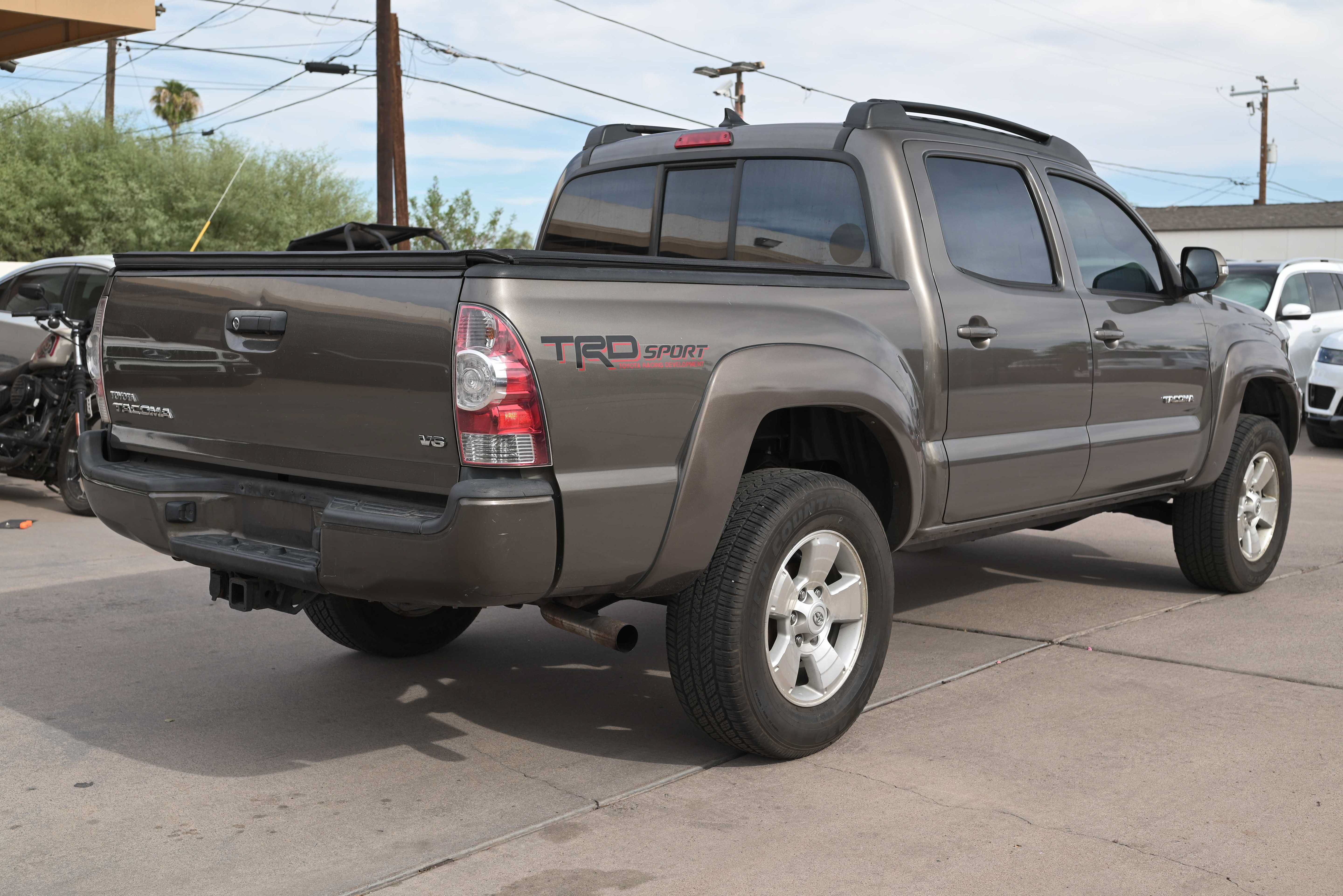Used 2014 Toyota Tacoma 4x4 Double Cab w/ TRD Sport Package image 5