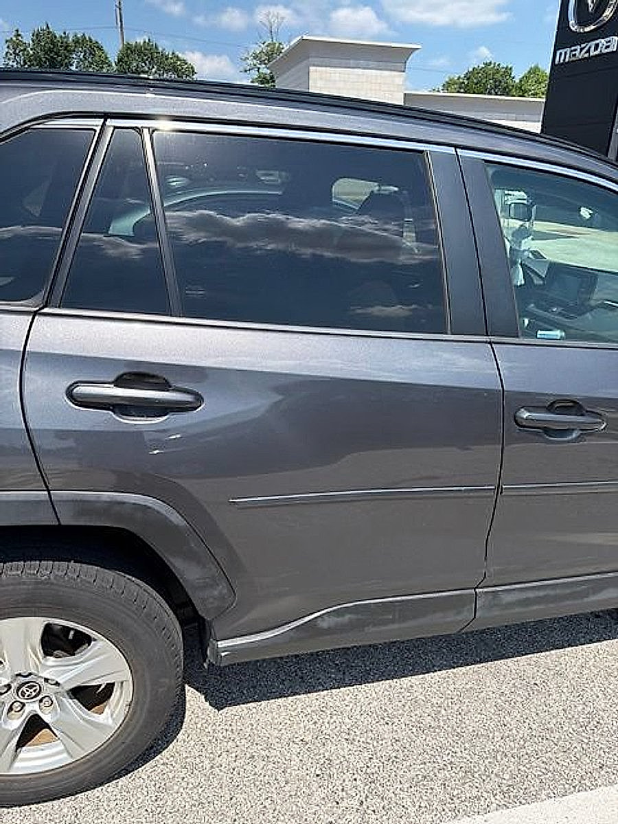 Used 2021 Toyota RAV4 XLE AWD/4WD image 6