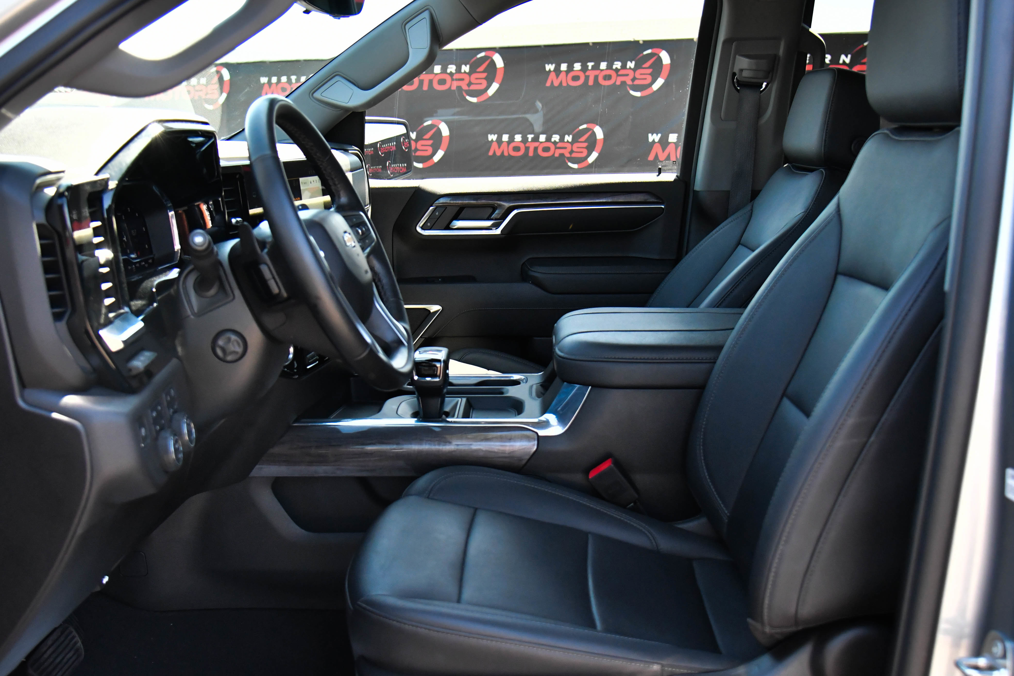 Used 2024 Chevrolet Silverado 1500 LTZ w/ Technology Package image 19