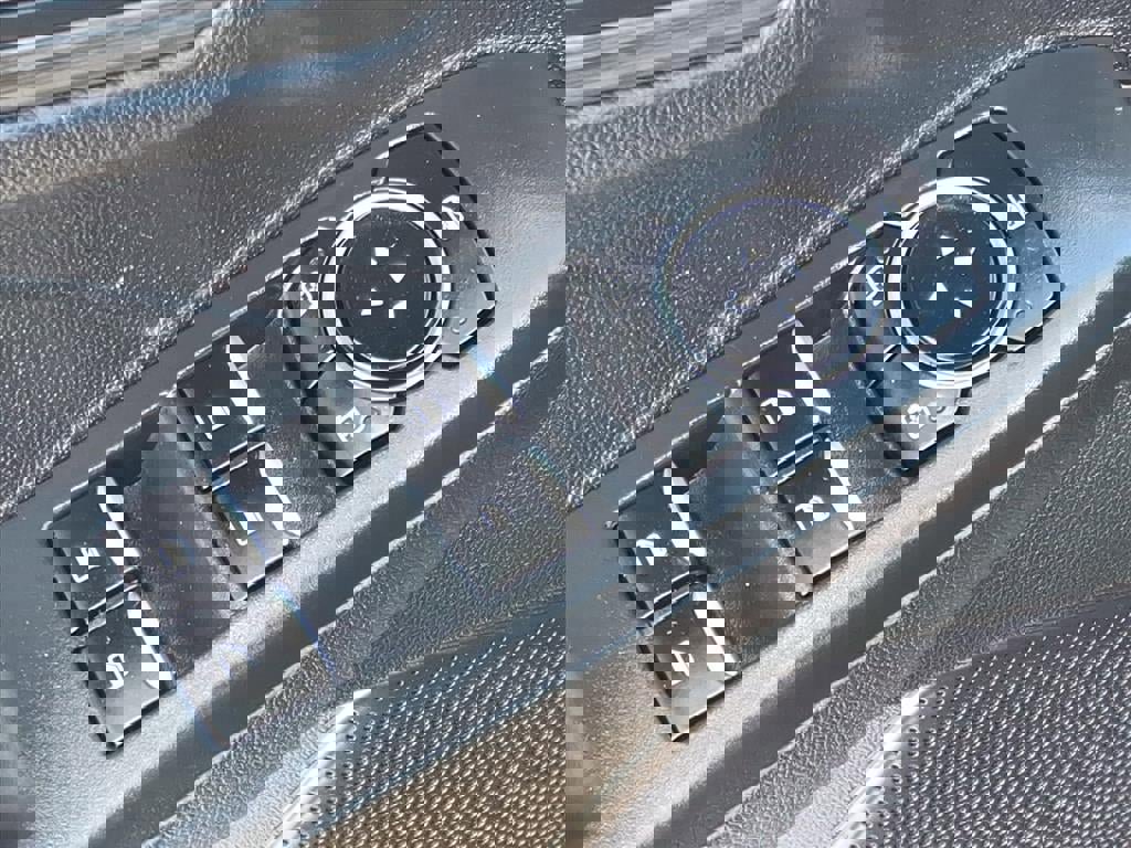 Certified 2023 Ford Escape Platinum w/ Class II Trailer Tow Package image 21