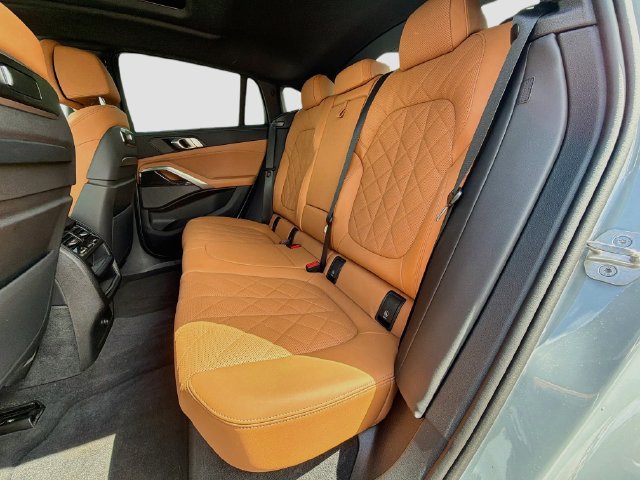 Used 2025 BMW X6 M60i AWD/4WD image 21