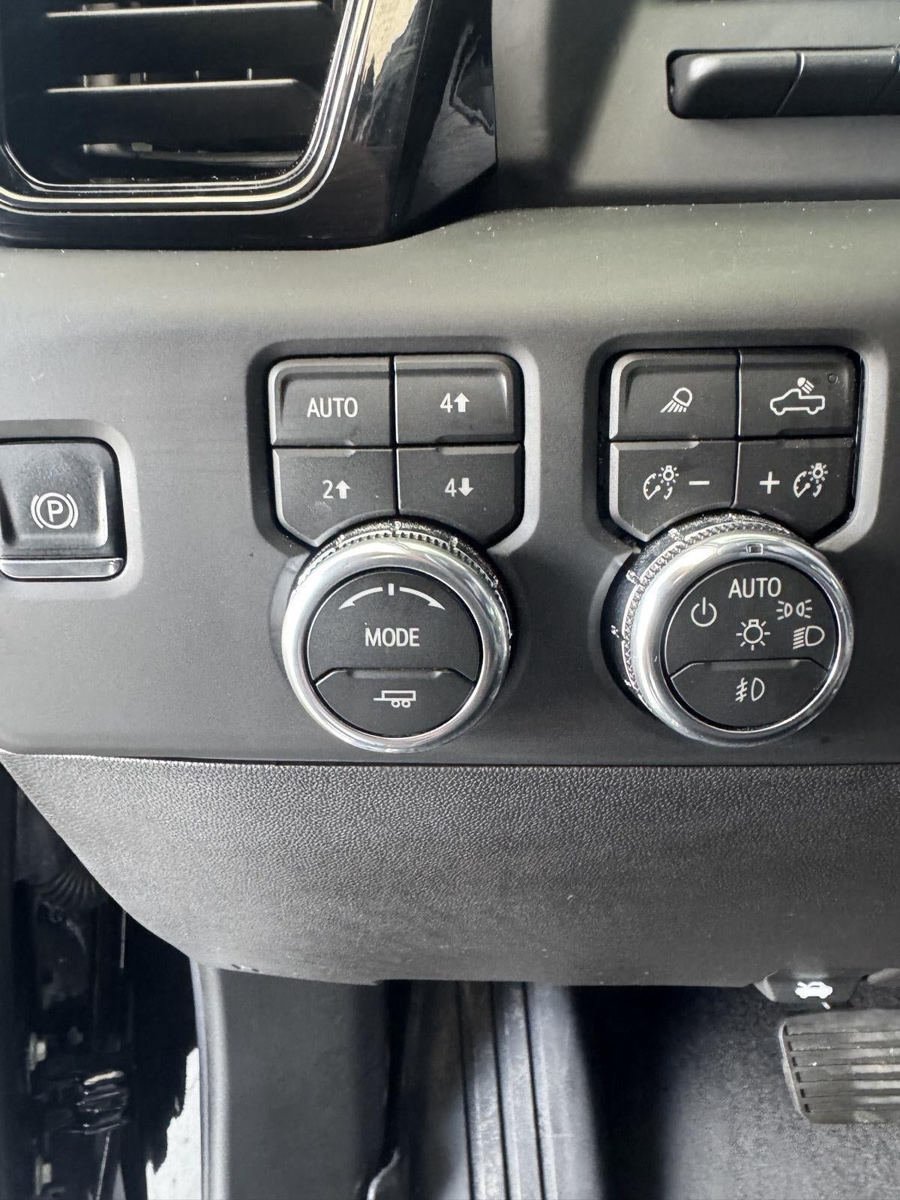 Used 2026 GMC Sierra 2500 AT4 w/ AT4 Premium Plus Package AWD/4WD image 16