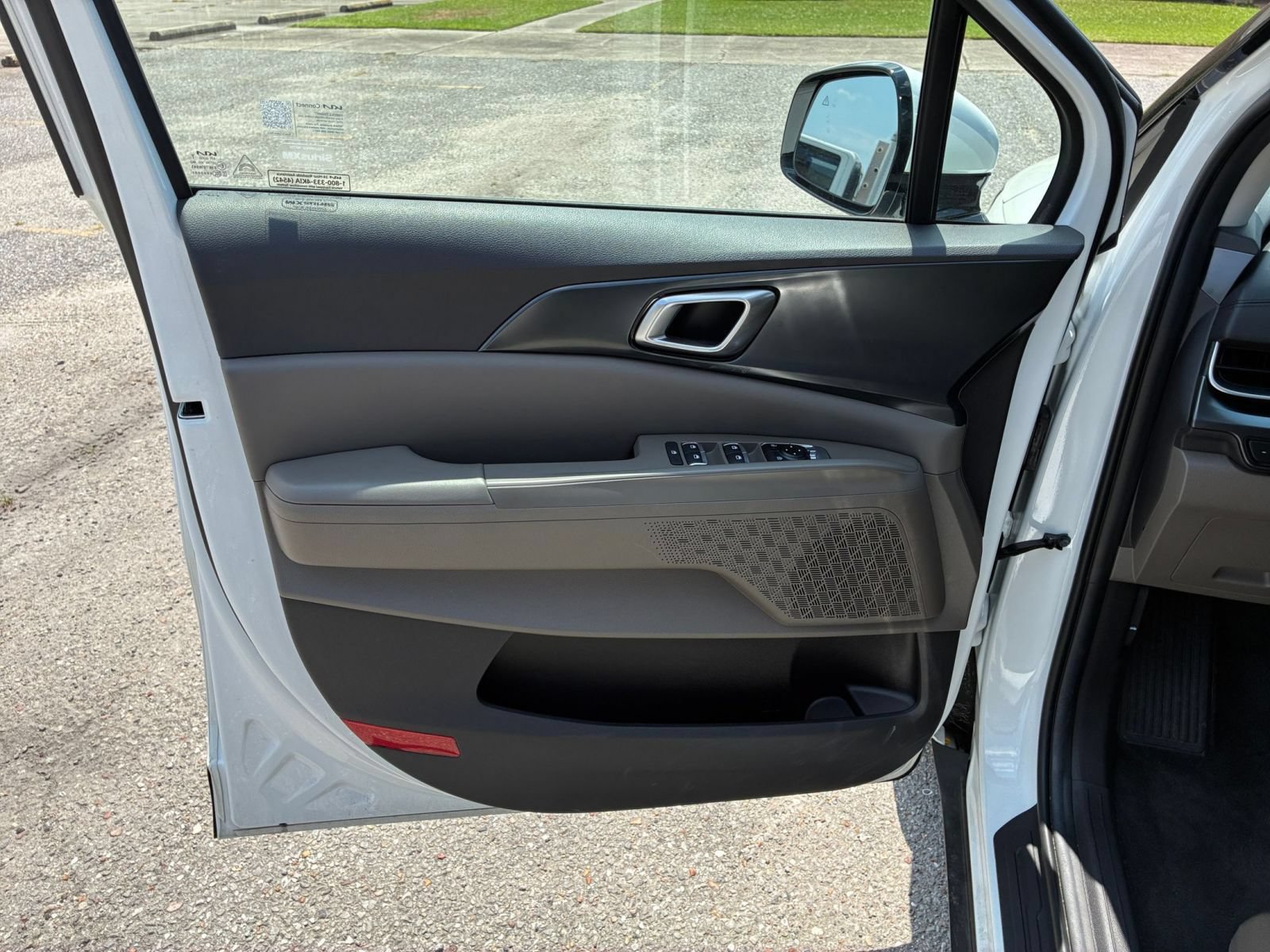 Used 2026 Kia Carnival FWD image 15
