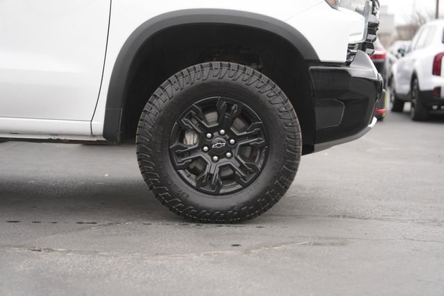 Used 2023 Chevrolet Silverado 1500 ZR2 w/ Technology Package image 4