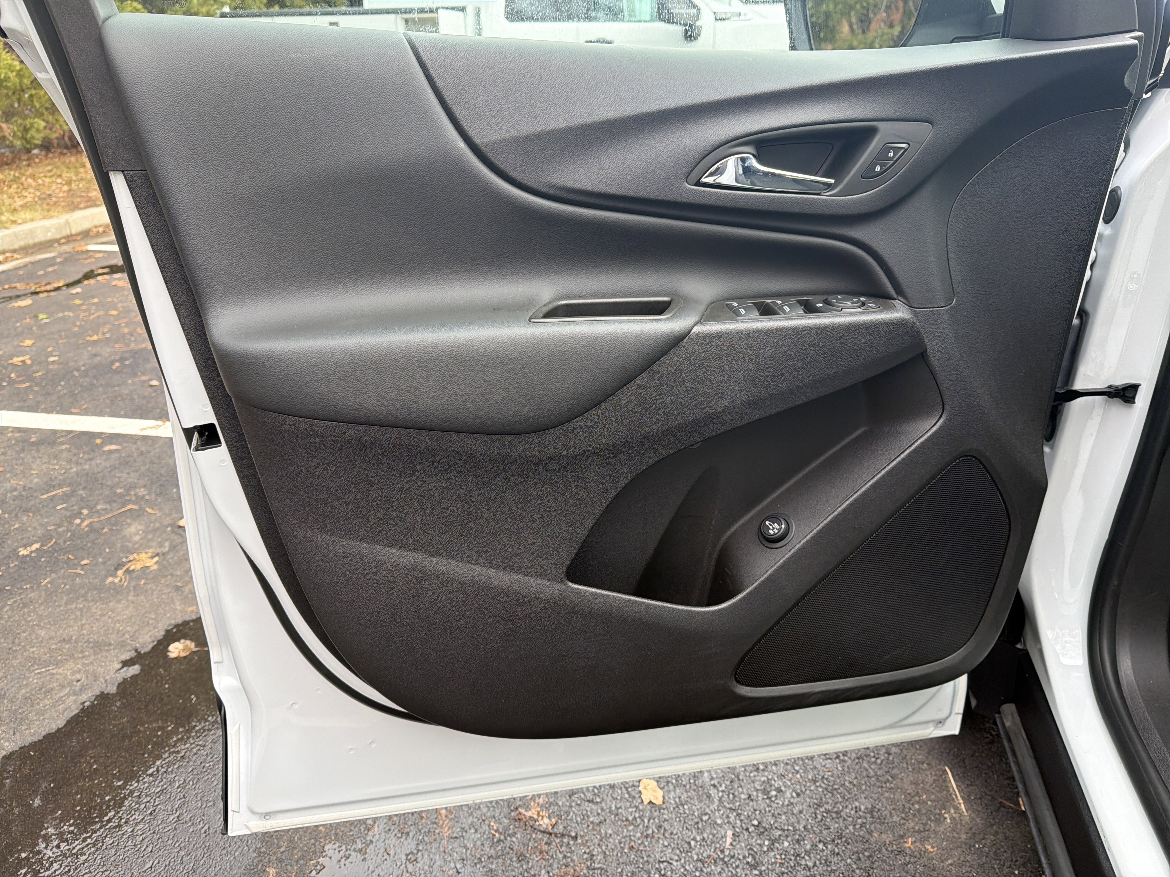 Used 2024 Chevrolet Equinox LT w/ LPO, Floor Liner Package image 14