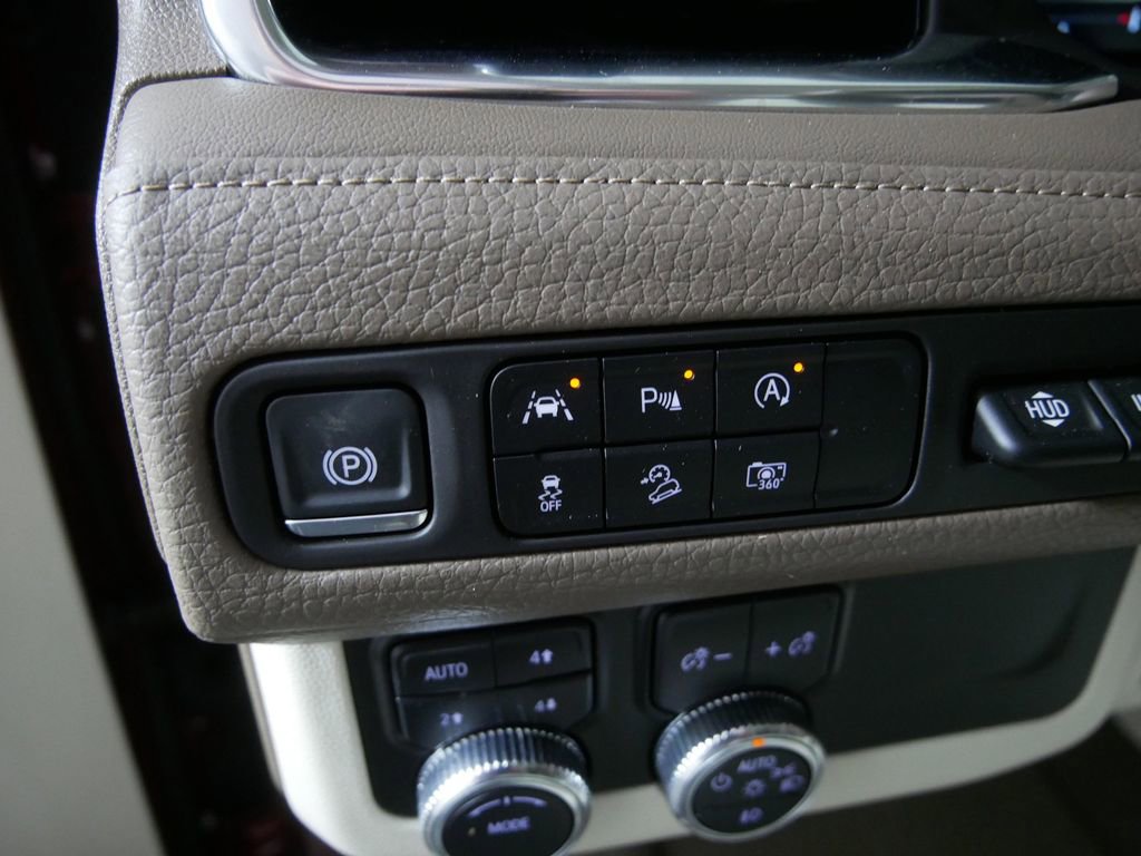 Used 2024 GMC Yukon Denali AWD/4WD image 21