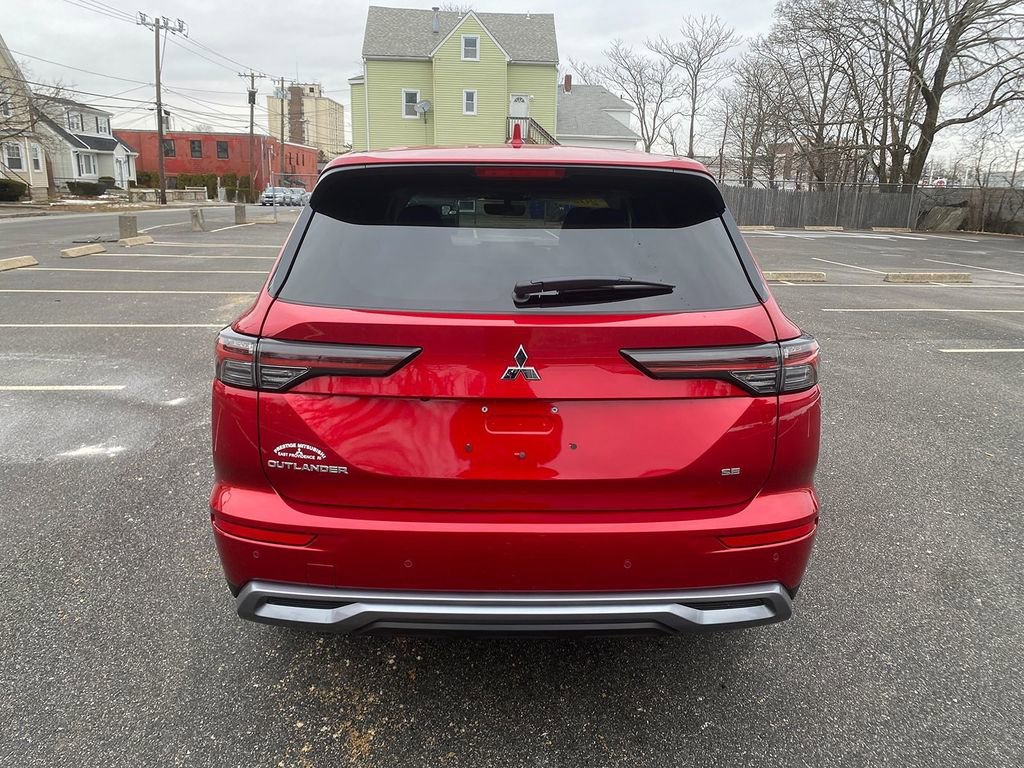 New 2026 Mitsubishi Outlander SE image 6