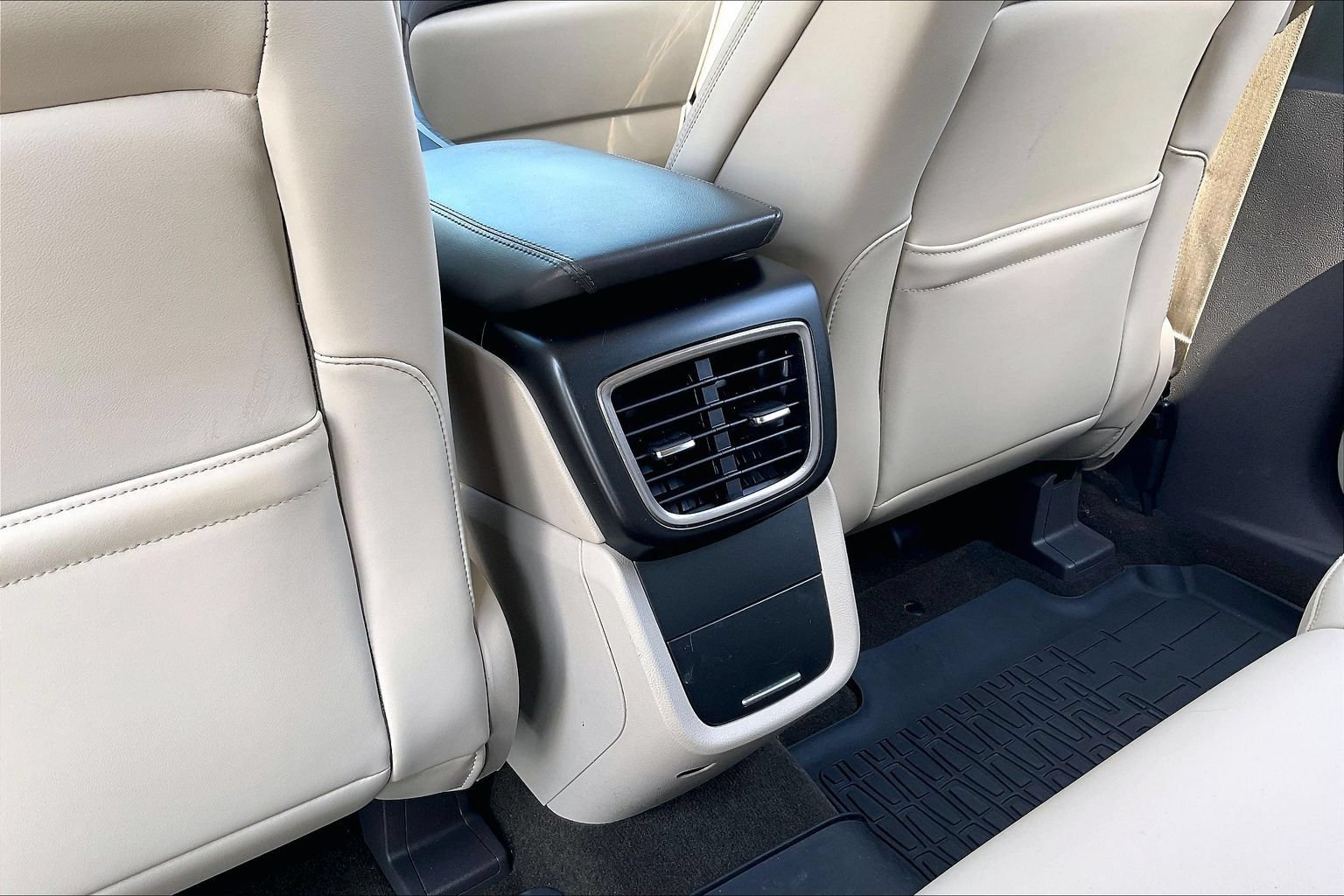 Used 2019 Lincoln Nautilus Select w/ Cargo Utility Package FWD image 23