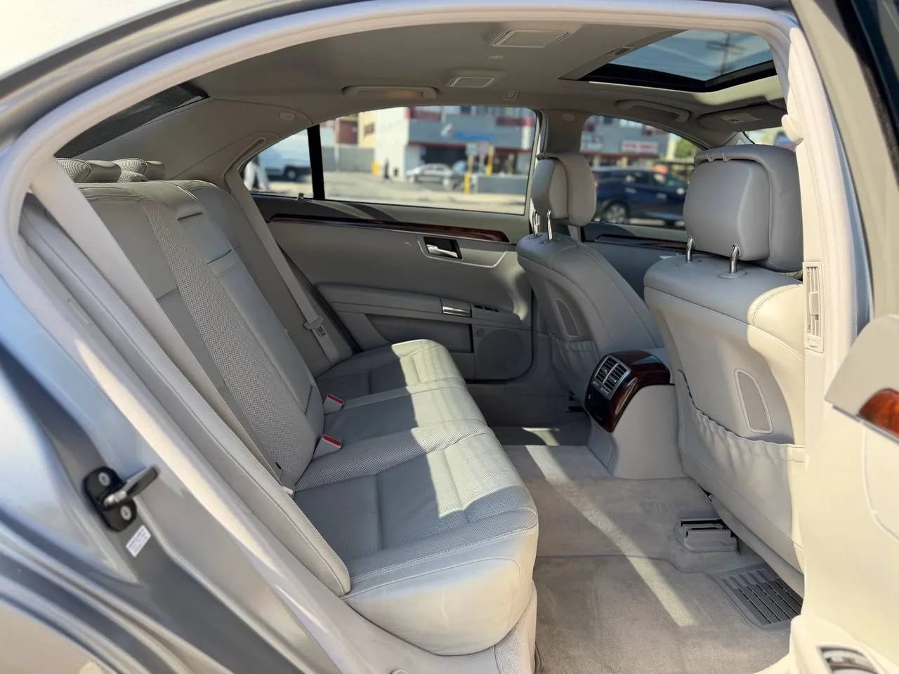 Used 2012 Mercedes-Benz S 550 image 33