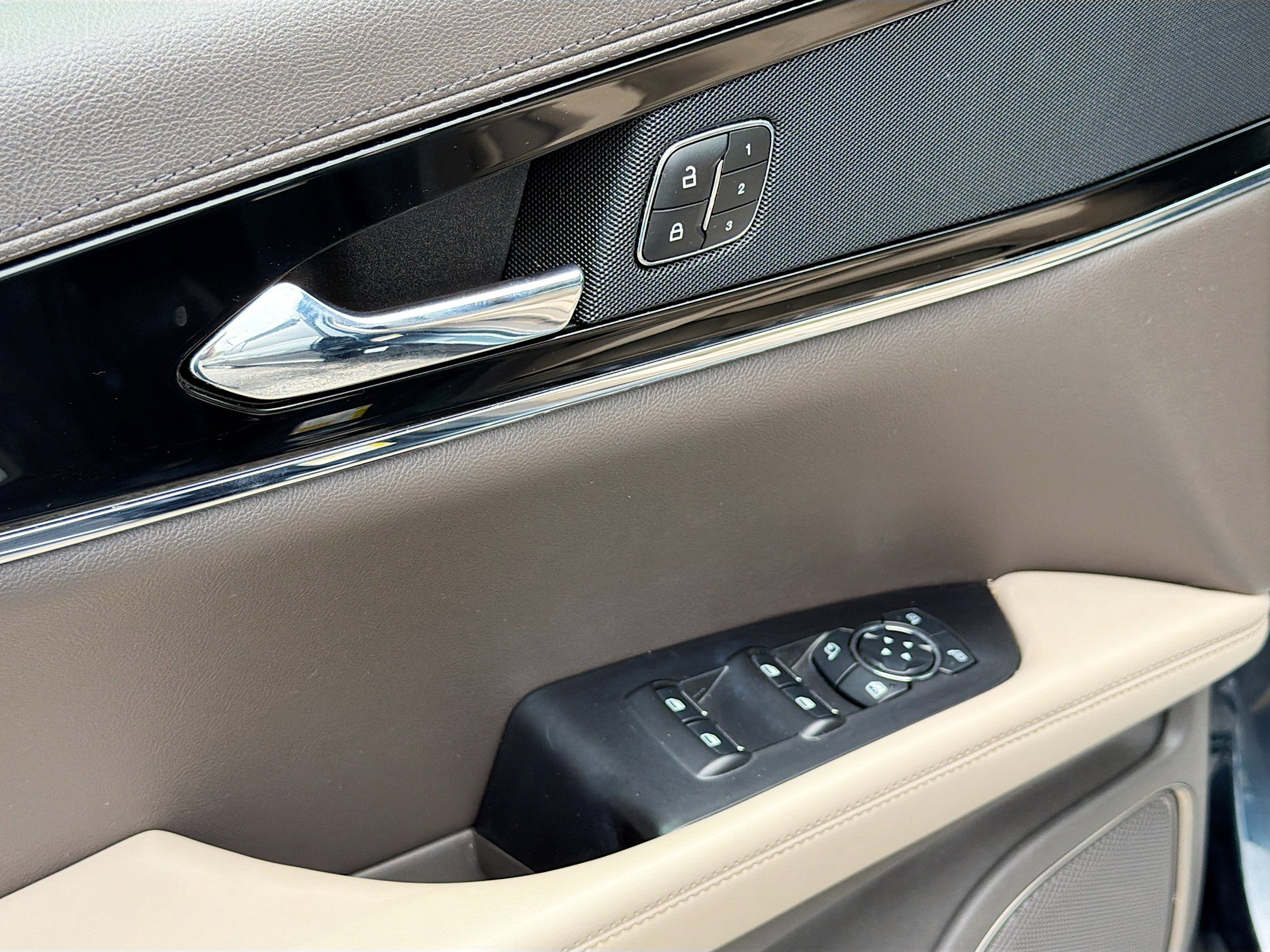 Certified 2023 Lincoln Nautilus Reserve FWD image 18