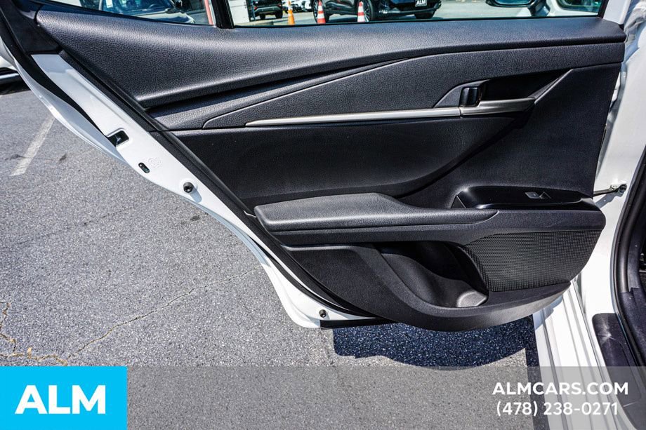 Used 2025 Toyota Camry SE image 47